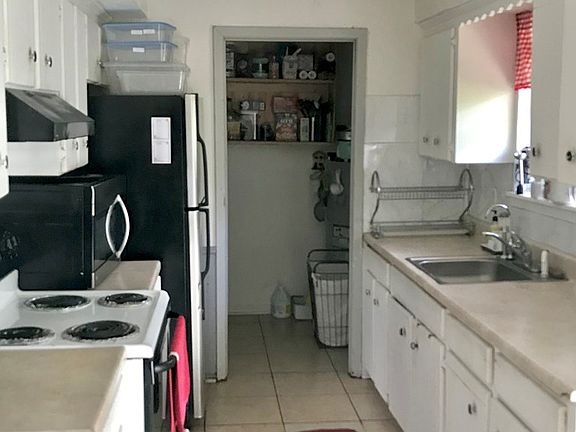 5th image of 111 Sowescor St