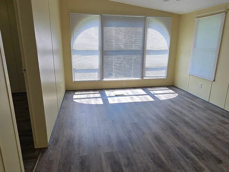 118 Kennedy Ave — Photo 12