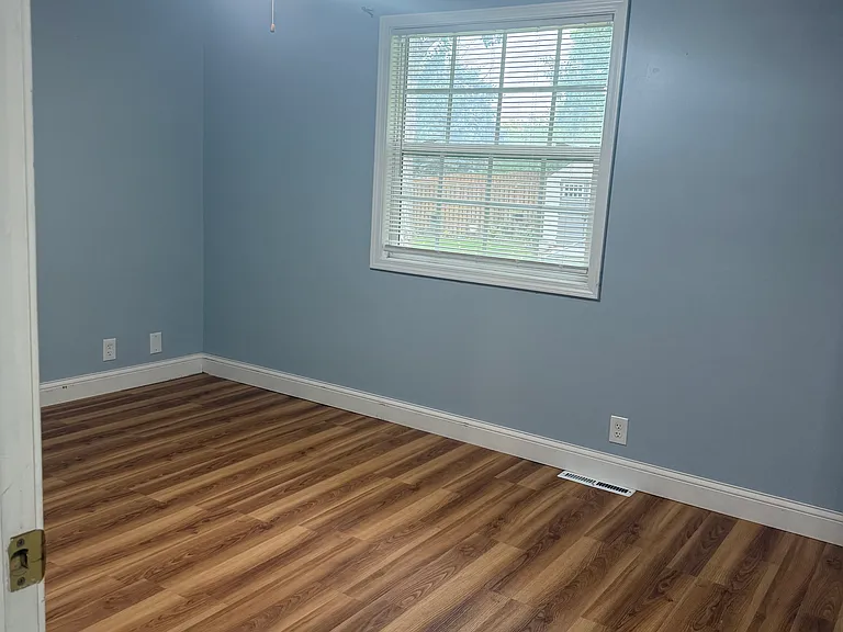 6730 S 142nd St — Photo 13