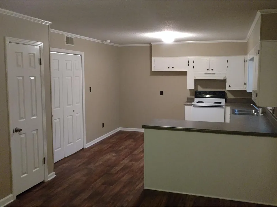 98 S Burns St #6