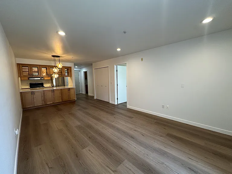 12345 Roosevelt Way NE #203 — Photo 7