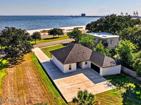 1416 E Beach Blvd, Gulfport, MS 39501