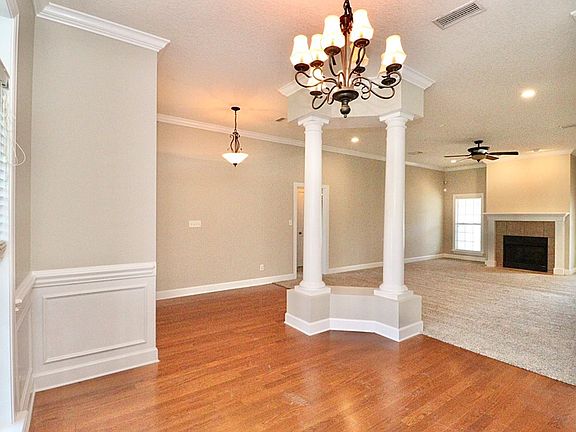 5th image of 3826 Thoreau Dr