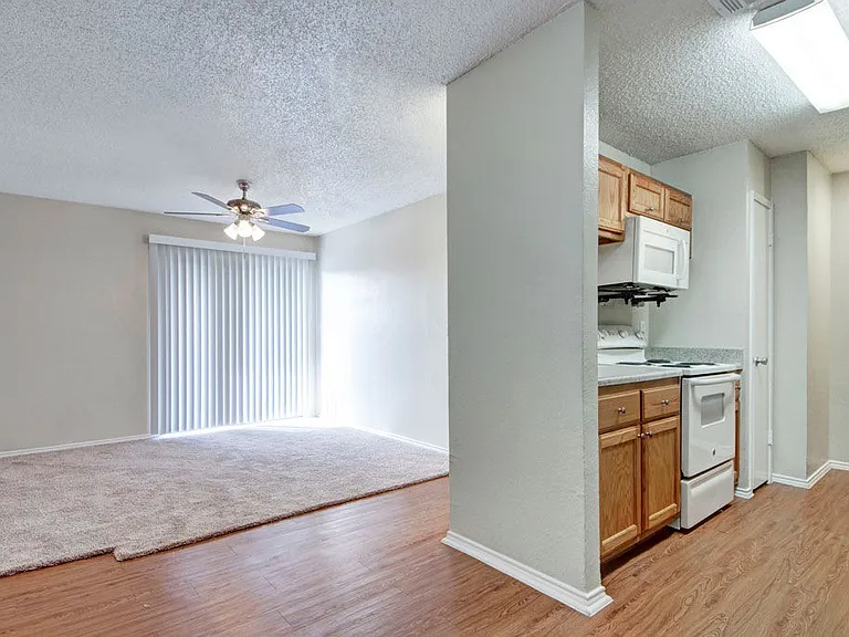 Quail Crossing Apartments — Photo 13