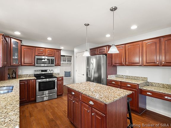 5th image of 206 Tamara Avenue