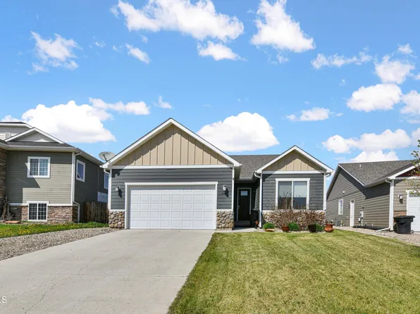 2006 25th St W, Williston, ND 58801