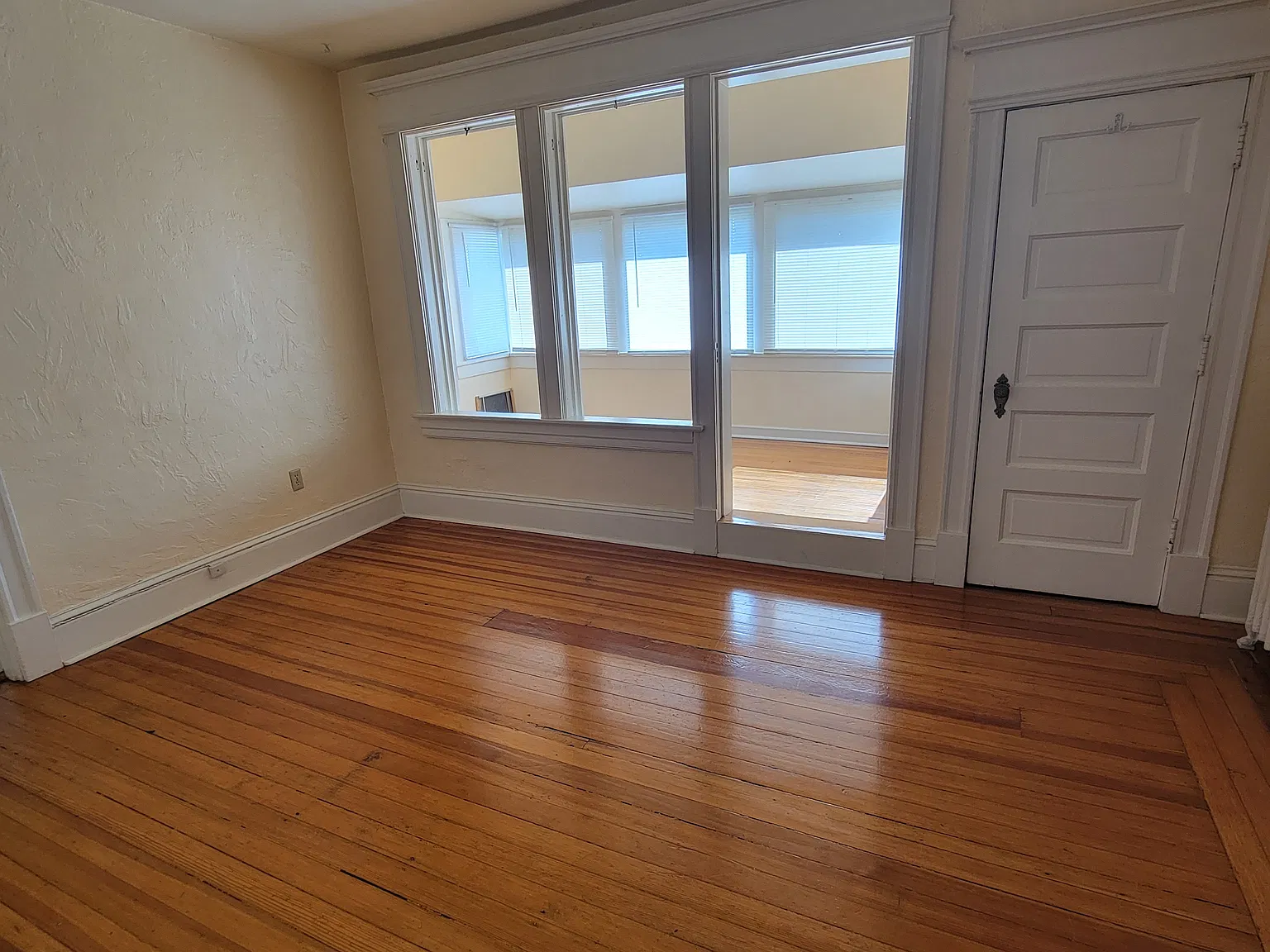 1215 N Nevada Ave — Photo 4