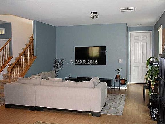 4th image of 10049 Pelham Park Ave