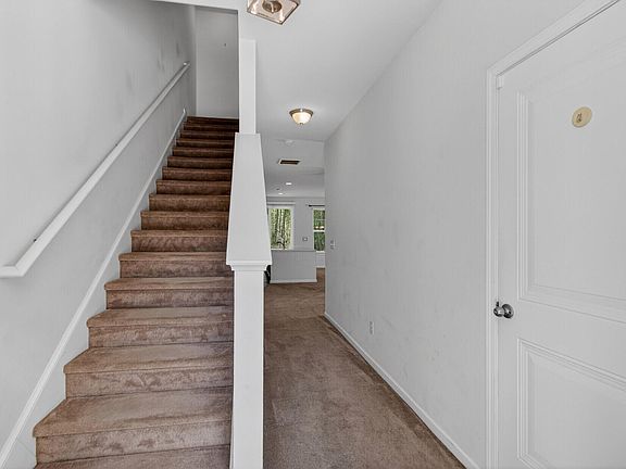 5th image of 4952 Farm Lake Rd