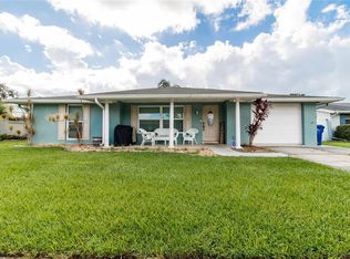 7520 Holly Lake Ln, New Port Richey, FL 34653