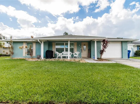 7520 Holly Lake Ln, New Port Richey, FL 34653