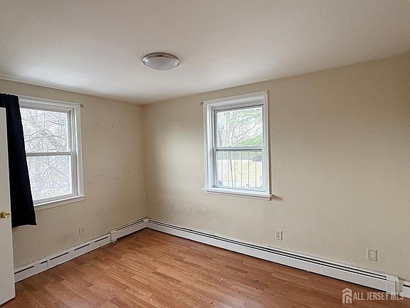 4th image of 11 S 10th Ave APT 1