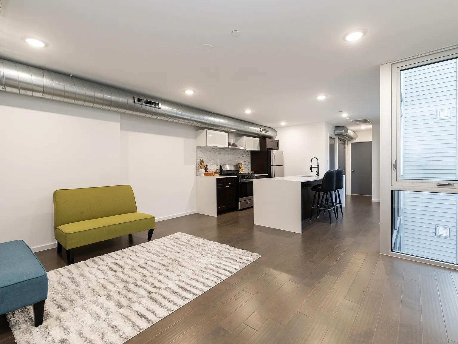 2 bed, 1200 sqft, $1,950 — Photo 4
