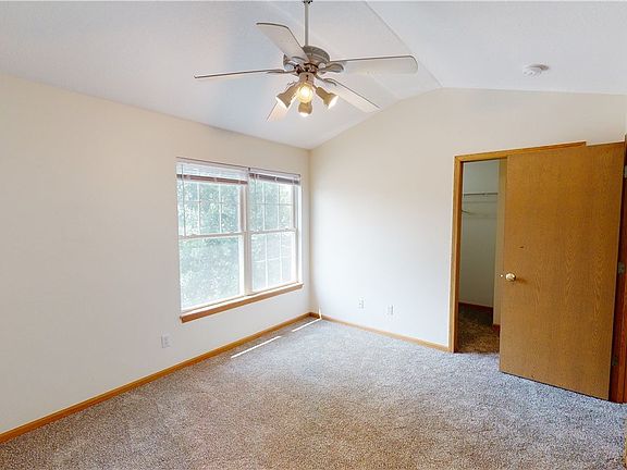 4th image of 907 N Dakota Ave