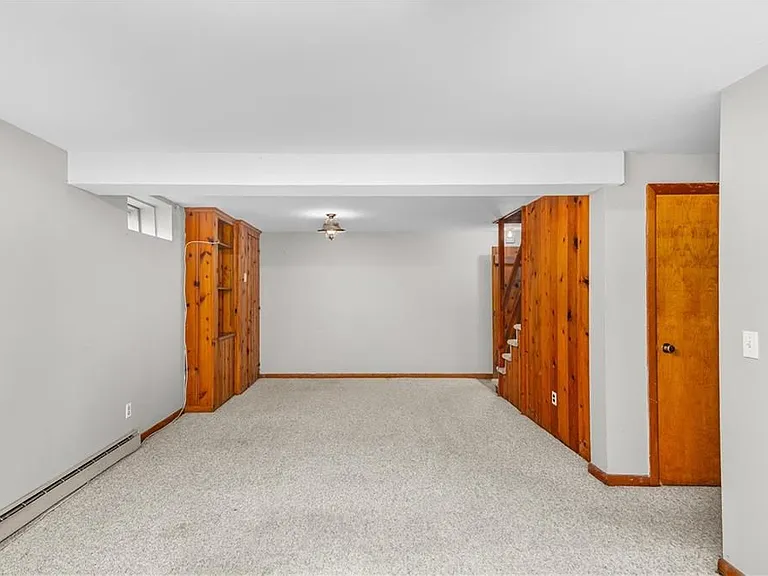 51 Ambrose St — Photo 40