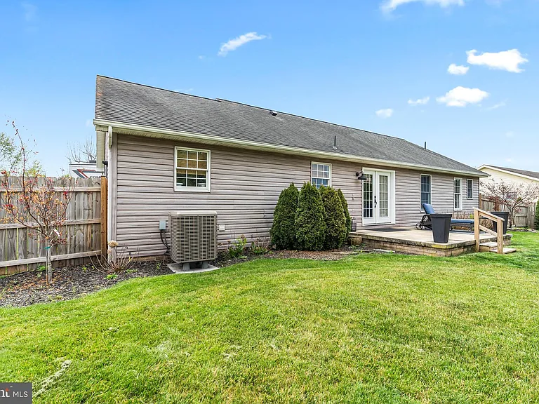 10025 Jasper Dr — Photo 7