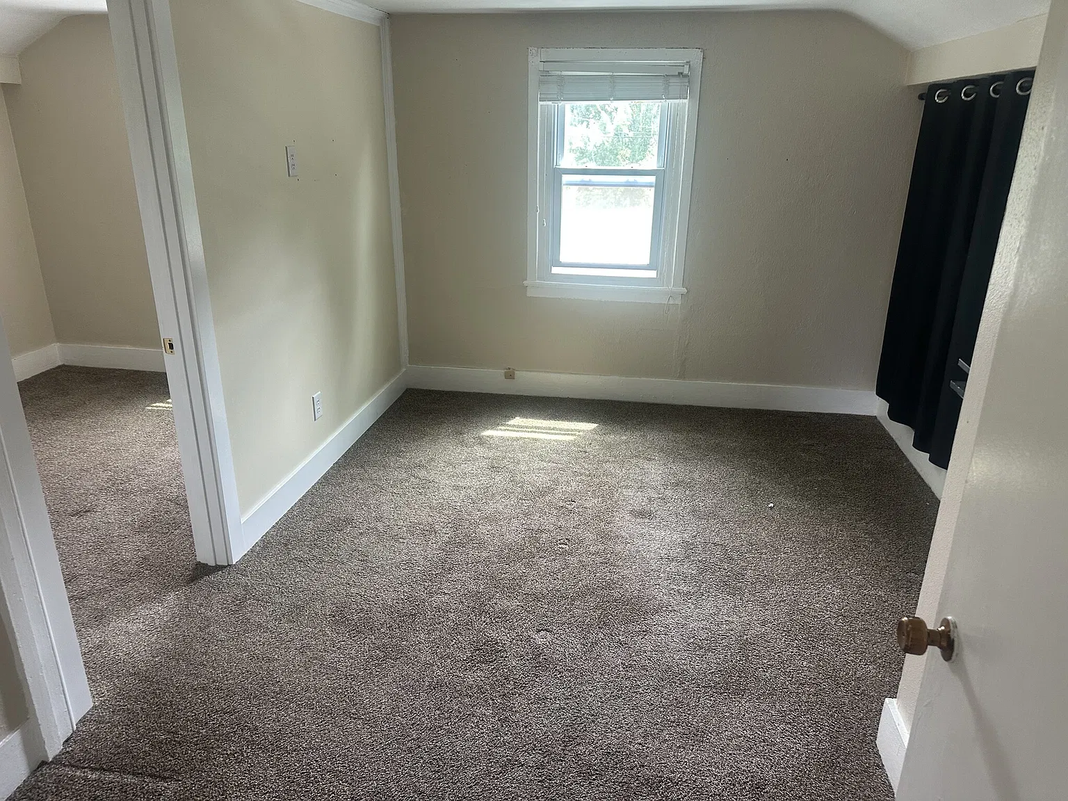 3 bed, 1.5 bath, 1450 sqft, $1,595 — Photo 1