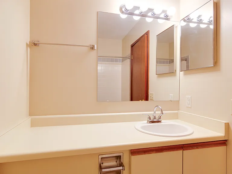 The Littletown Apartments — Photo 15