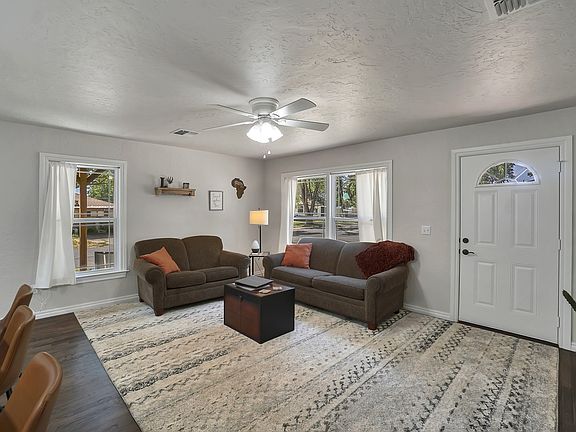 5th image of 218 Wilcox Way St