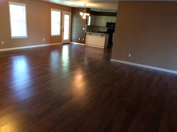 2nd image of 1007 E Green Acres Dr