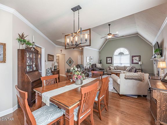 3rd image of 111 Henderson Rd