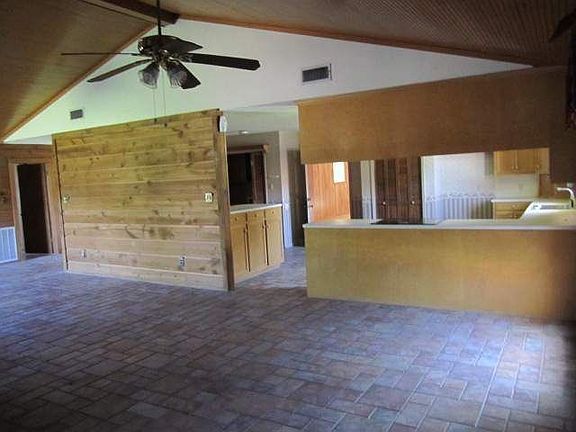 4th image of 15344 Clifton Ave
