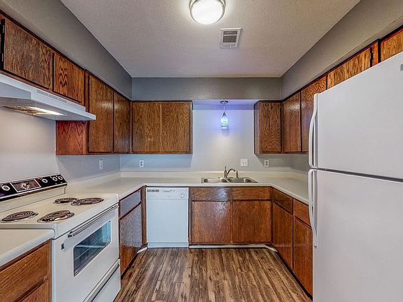 3rd image of 2803 Longmire Dr #0