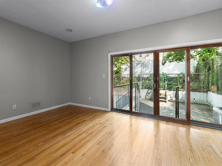 392 Liberty Ave #1 — Photo 8