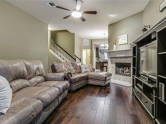 4th image of 3016 Fort Laramie Dr