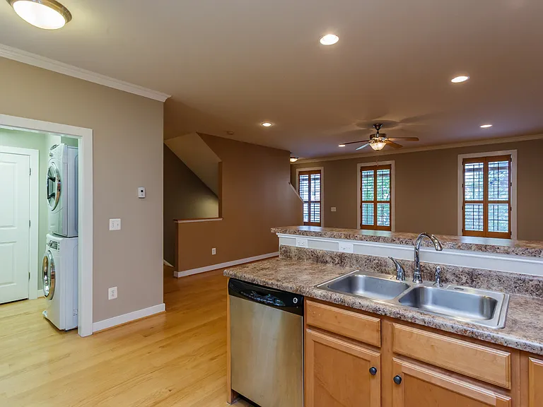 154 Brookwood Dr — Photo 10
