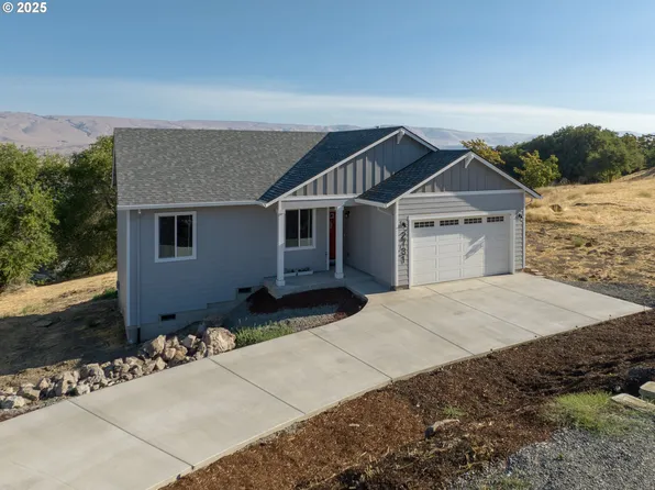 2731 E 9th St, The Dalles, OR 97058