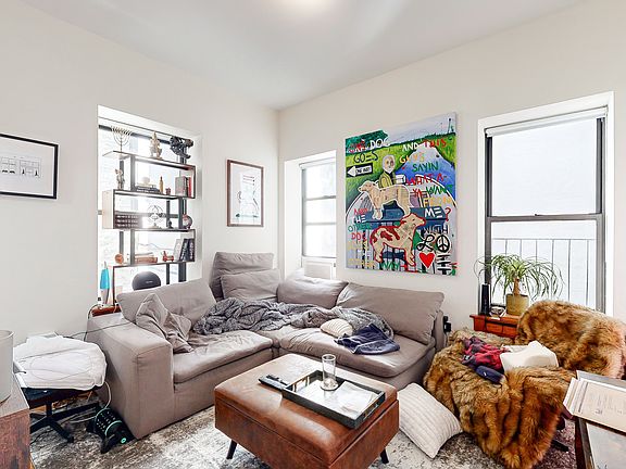 3rd image of 200 W 85th St APT 1B