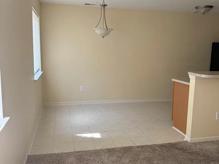 14104 Allen Rd #14104 — Photo 7