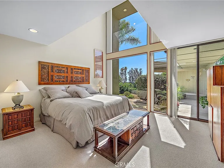 3028 Overhill Dr — Photo 12