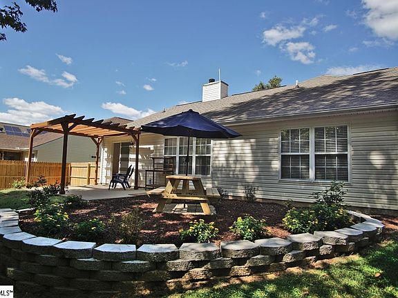 4th image of 461 Brighton Woods Dr