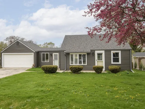 W271N2563 Pear Tree LANE, Pewaukee, WI 53072
