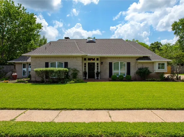 8615 Rosewood Dr, College Station, TX 77845