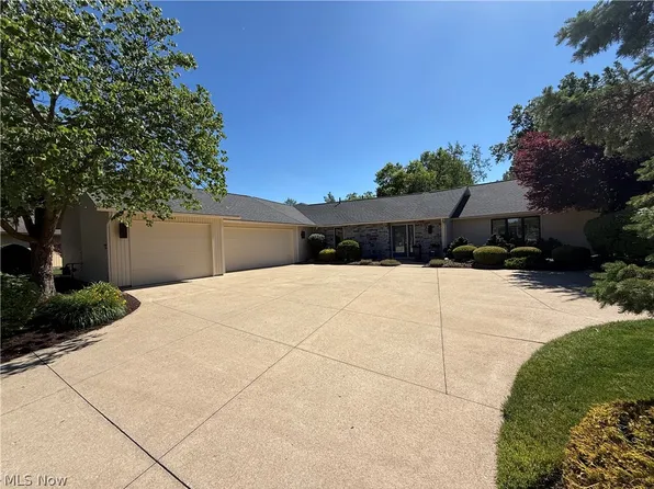 33009 Woodhaven Cir, North Ridgeville, OH 44039