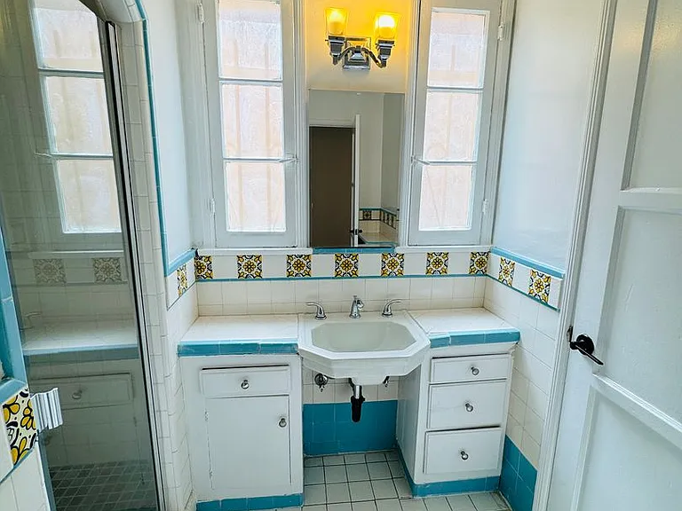 331 N Hayworth Ave — Photo 10