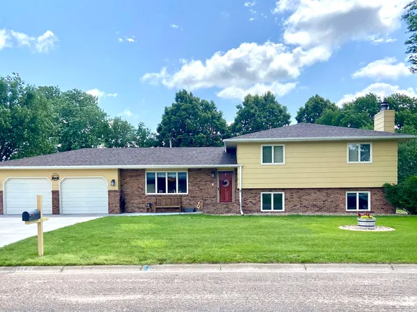 888 Lincoln Ave, Minden, NE 68959