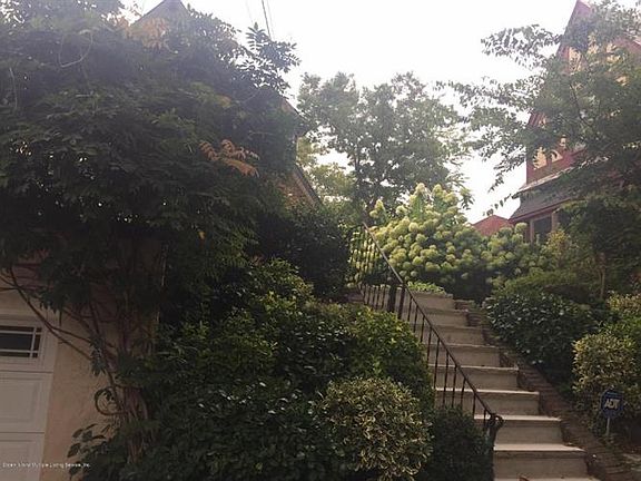 4th image of 50 Fort Hill Cir