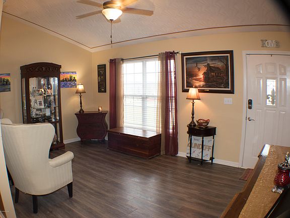 3rd image of 192 Scenic View Dr