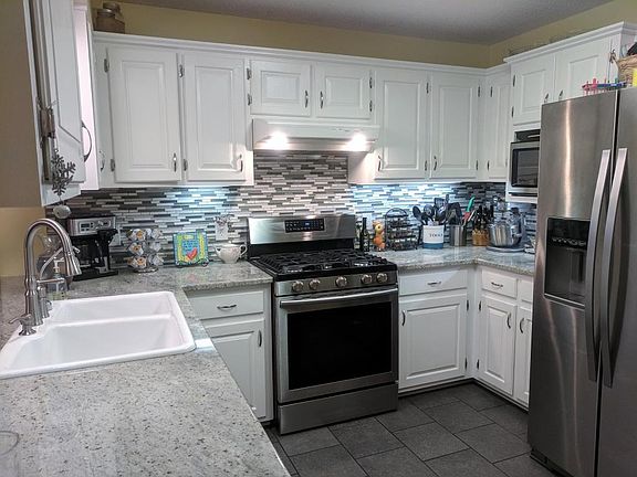 5th image of 110 Mockingbird Dr