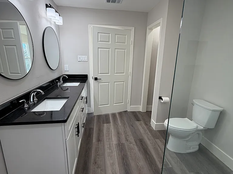 300 Woodhollow Ct — Photo 5