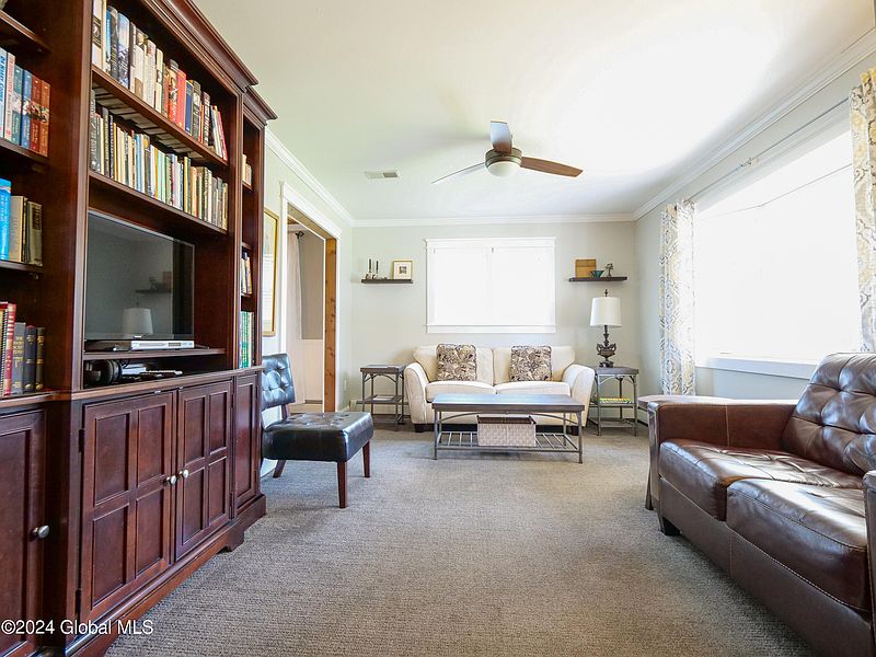 4th image of 63 Cook Circle