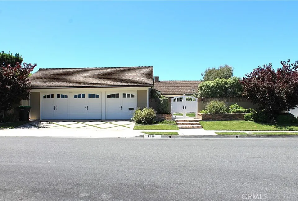 3601 Sausalito Dr