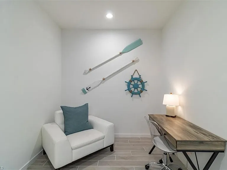 13021 Pembroke Dr — Photo 14
