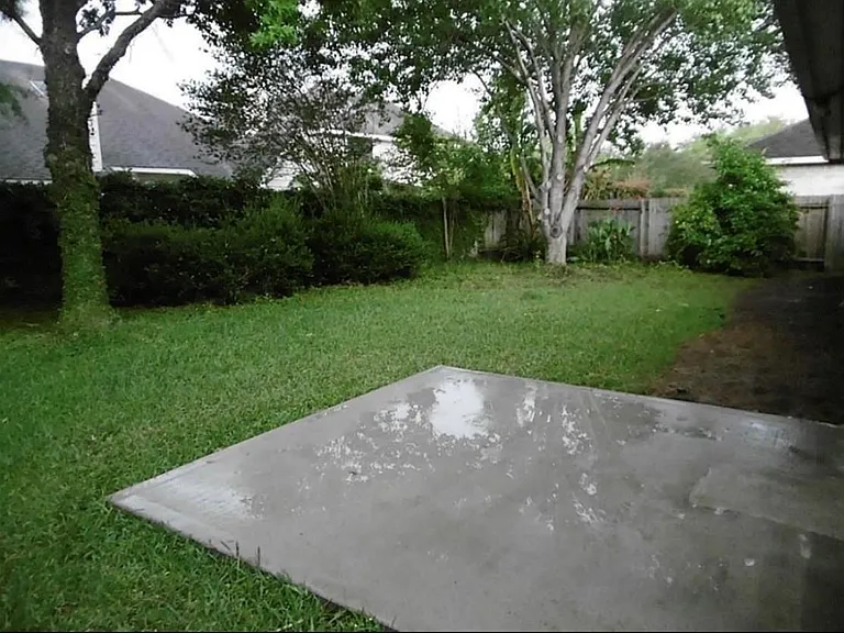 1106 Kerri Ct — Photo 24