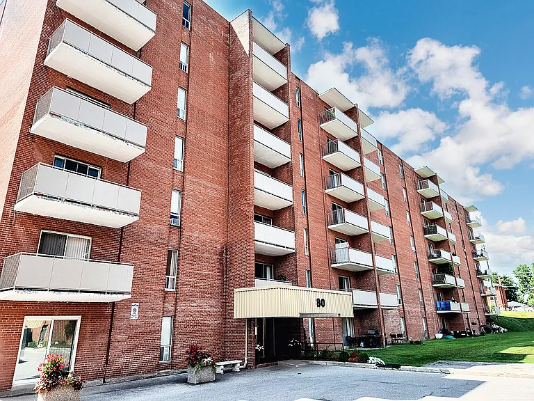 80 Speedvale Ave W — Photo 2
