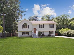 14 Exeter Rd, Poughkeepsie, NY 12603